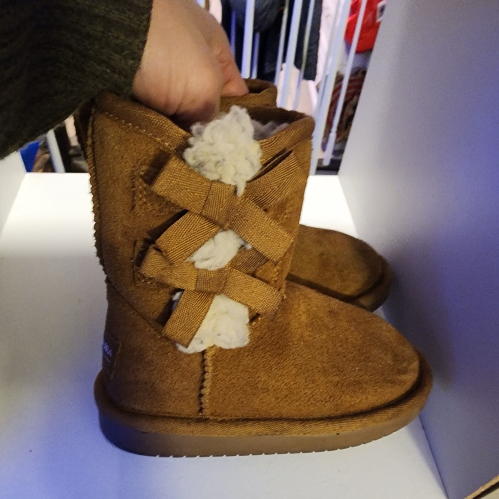 Koolaburra by Ugg toddler girl boots